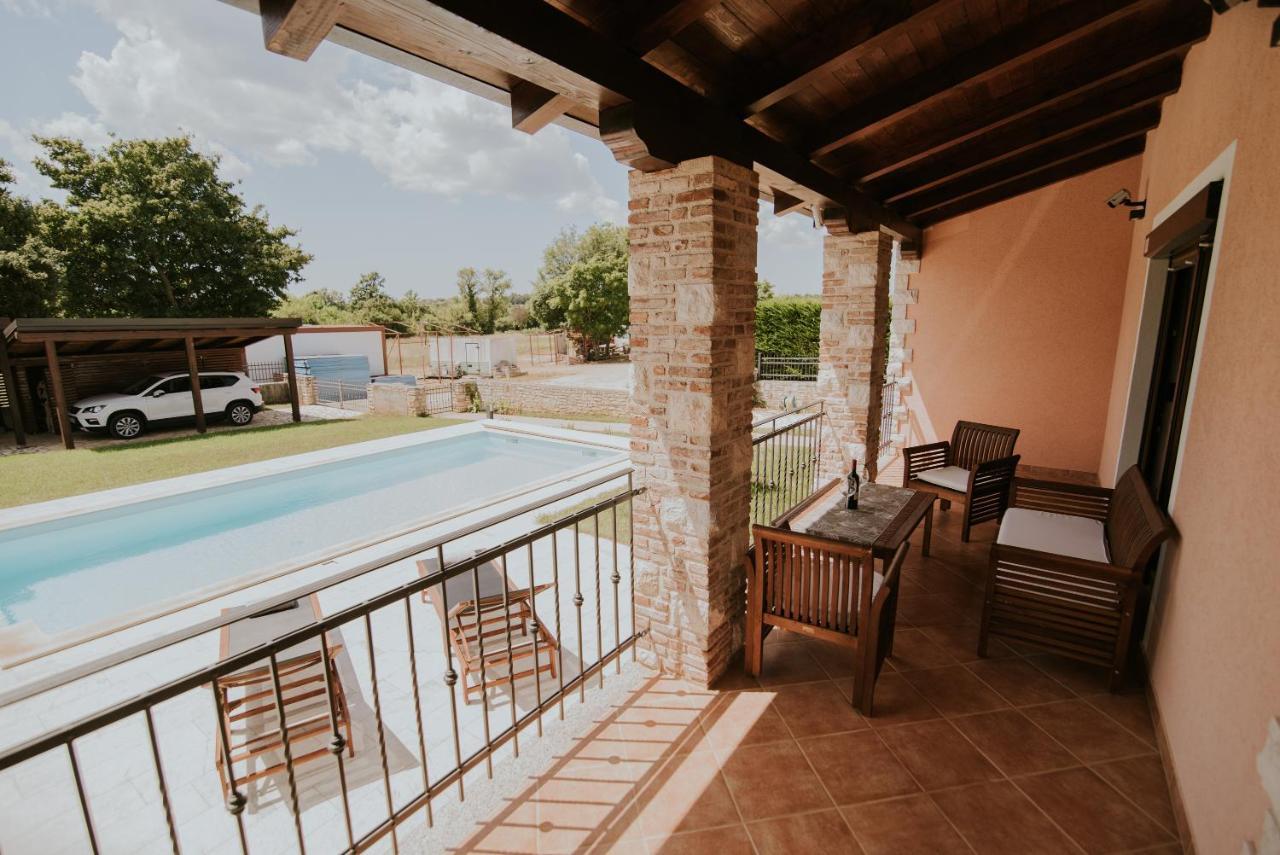 Villa Daisy Tar-Vabriga Exteriör bild