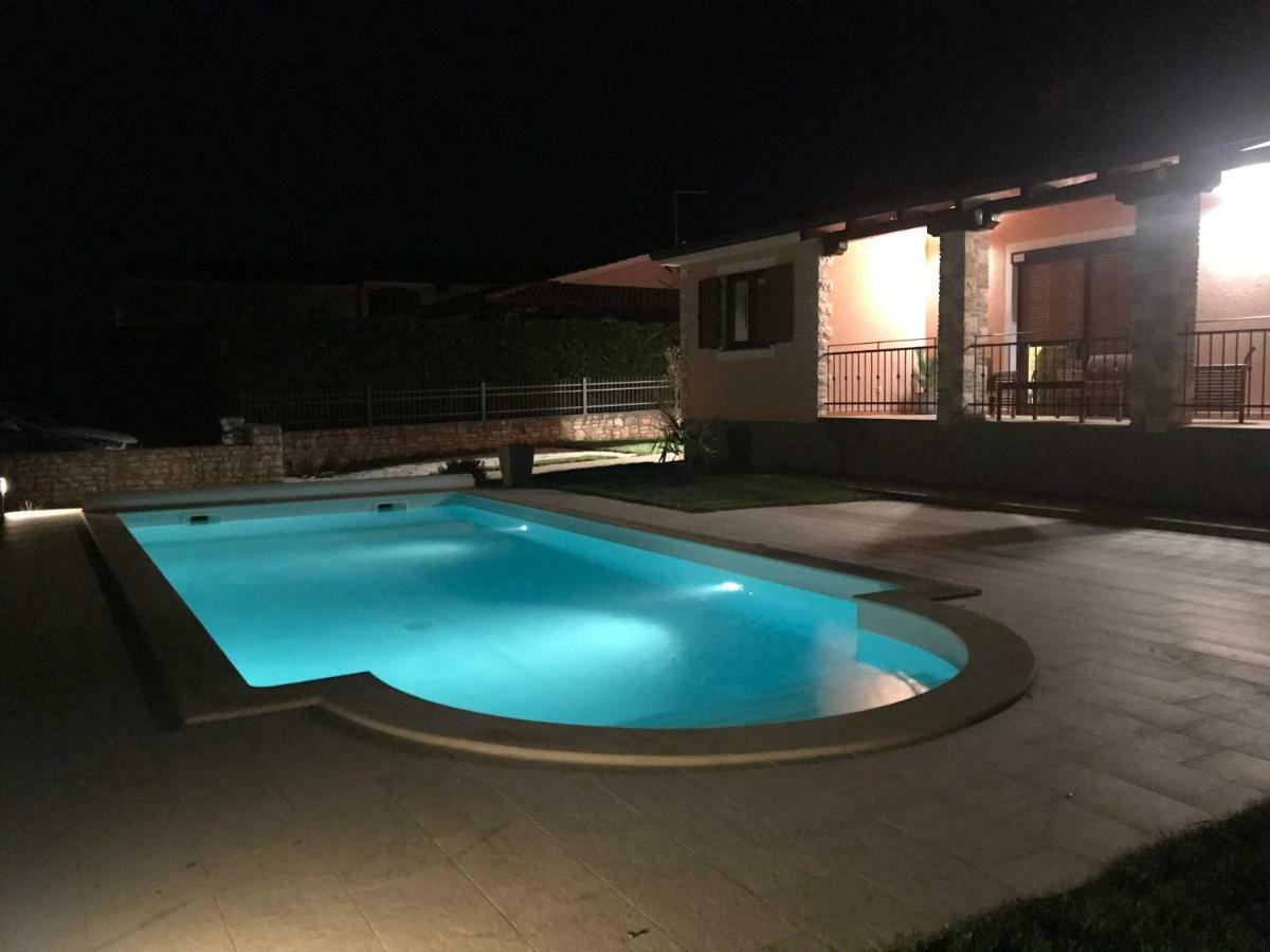 Villa Daisy Tar-Vabriga Exteriör bild