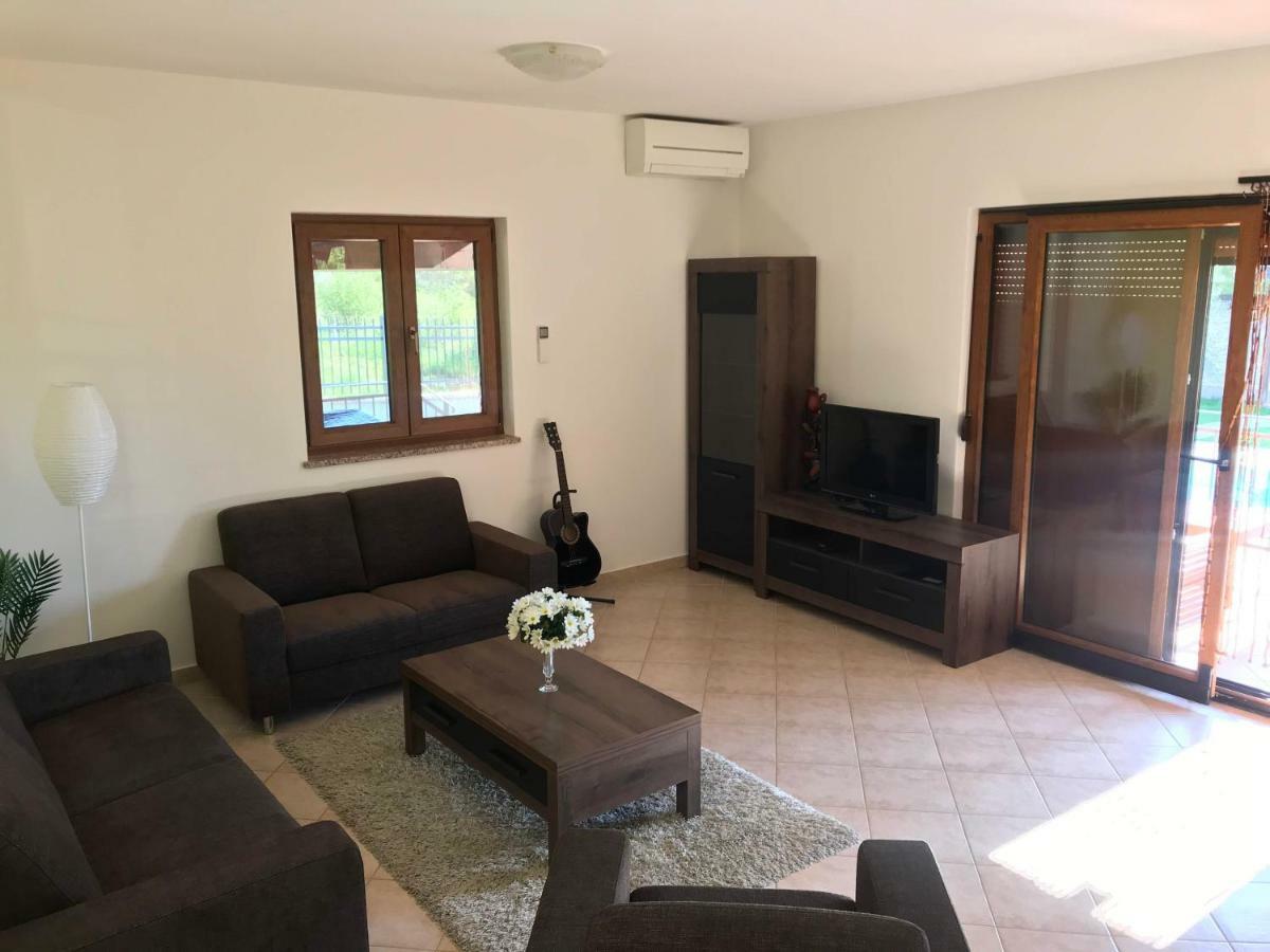 Villa Daisy Tar-Vabriga Exteriör bild