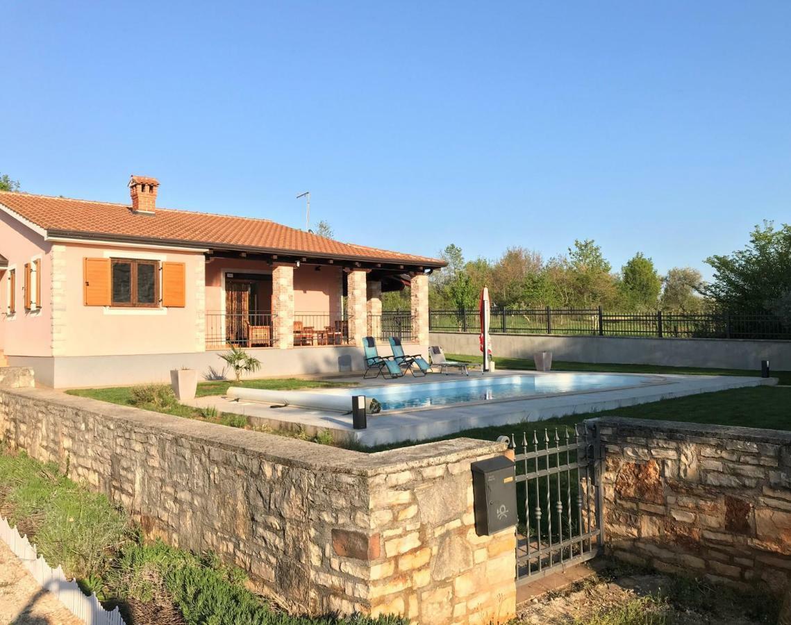 Villa Daisy Tar-Vabriga Exteriör bild
