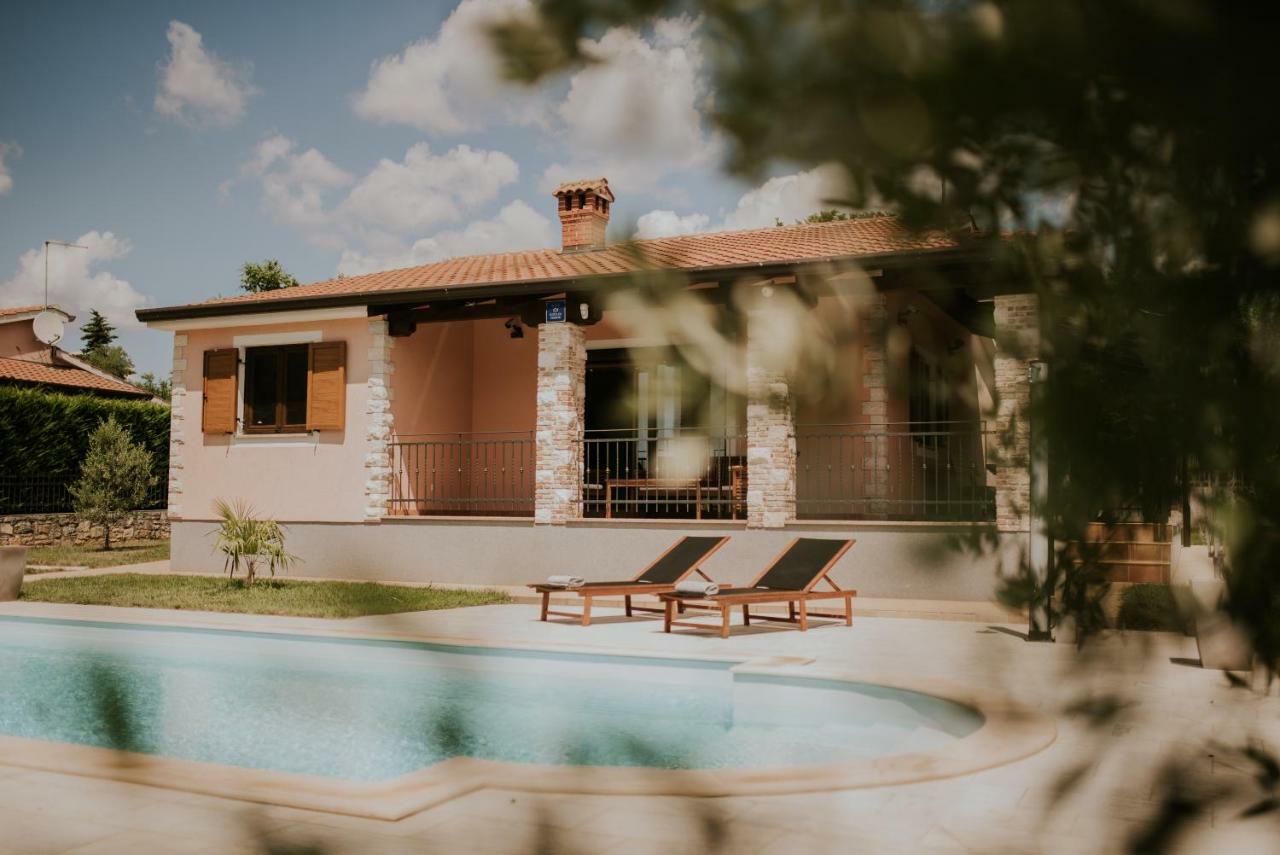 Villa Daisy Tar-Vabriga Exteriör bild
